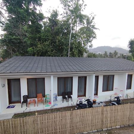 The Corner Homestay Kuta  المظهر الخارجي الصورة