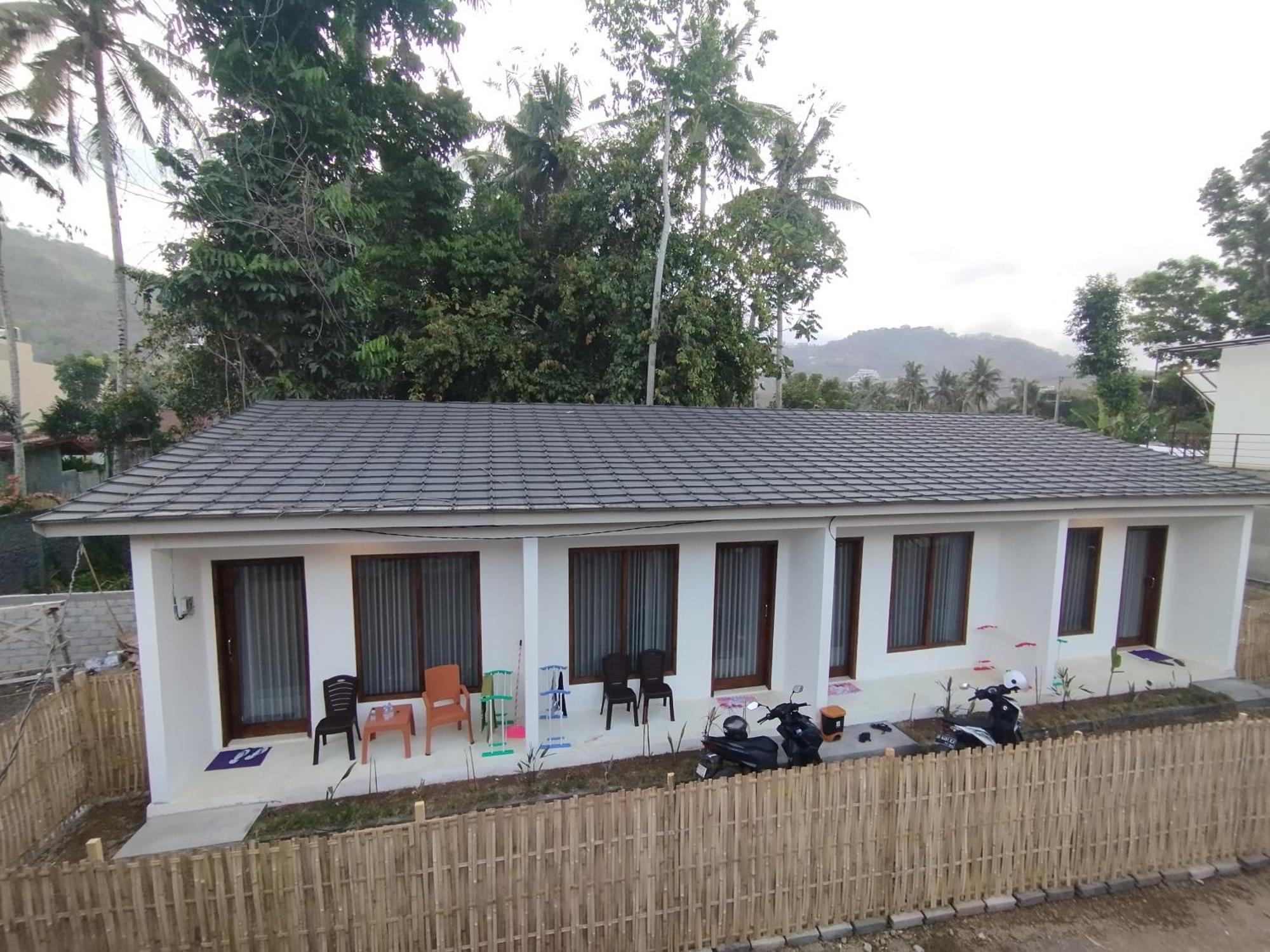 The Corner Homestay Kuta  المظهر الخارجي الصورة