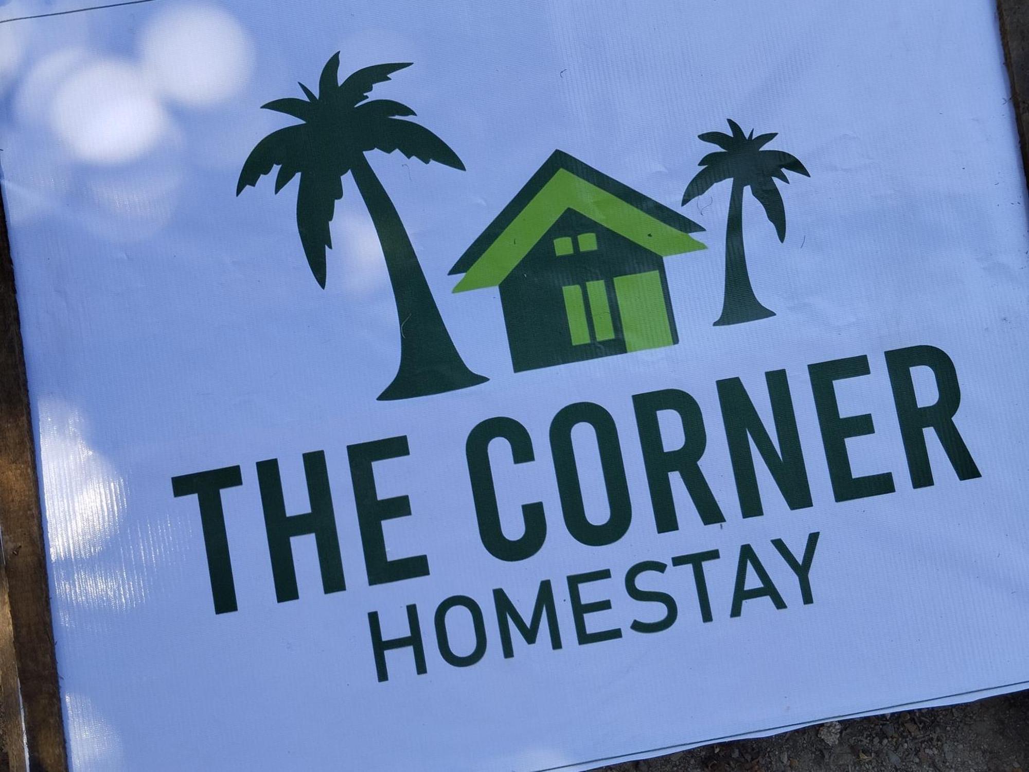 The Corner Homestay Kuta  المظهر الخارجي الصورة